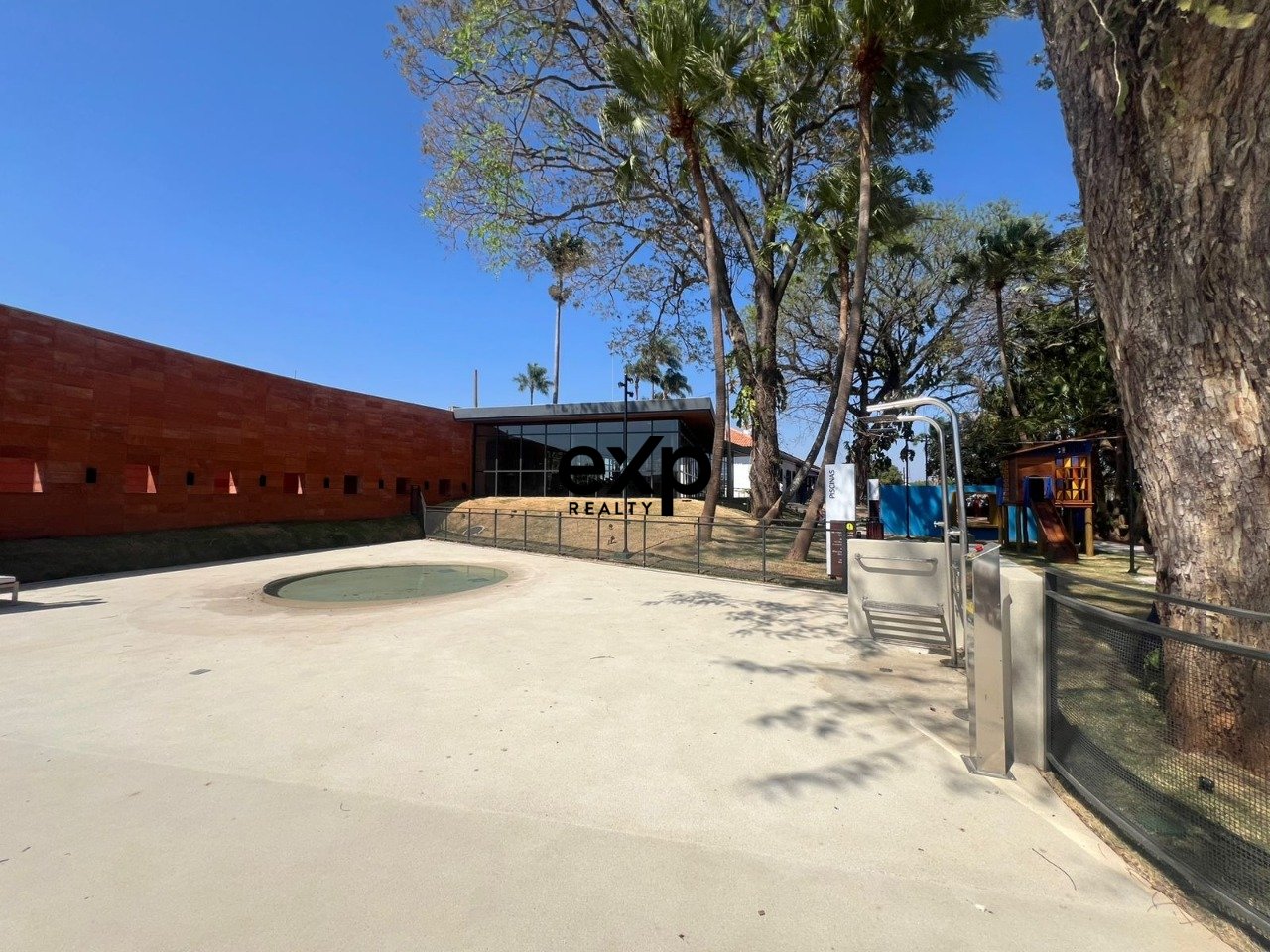 Terreno de 431 m² à venda no Alphaville Dom Pedro 0 em localização privilegiada