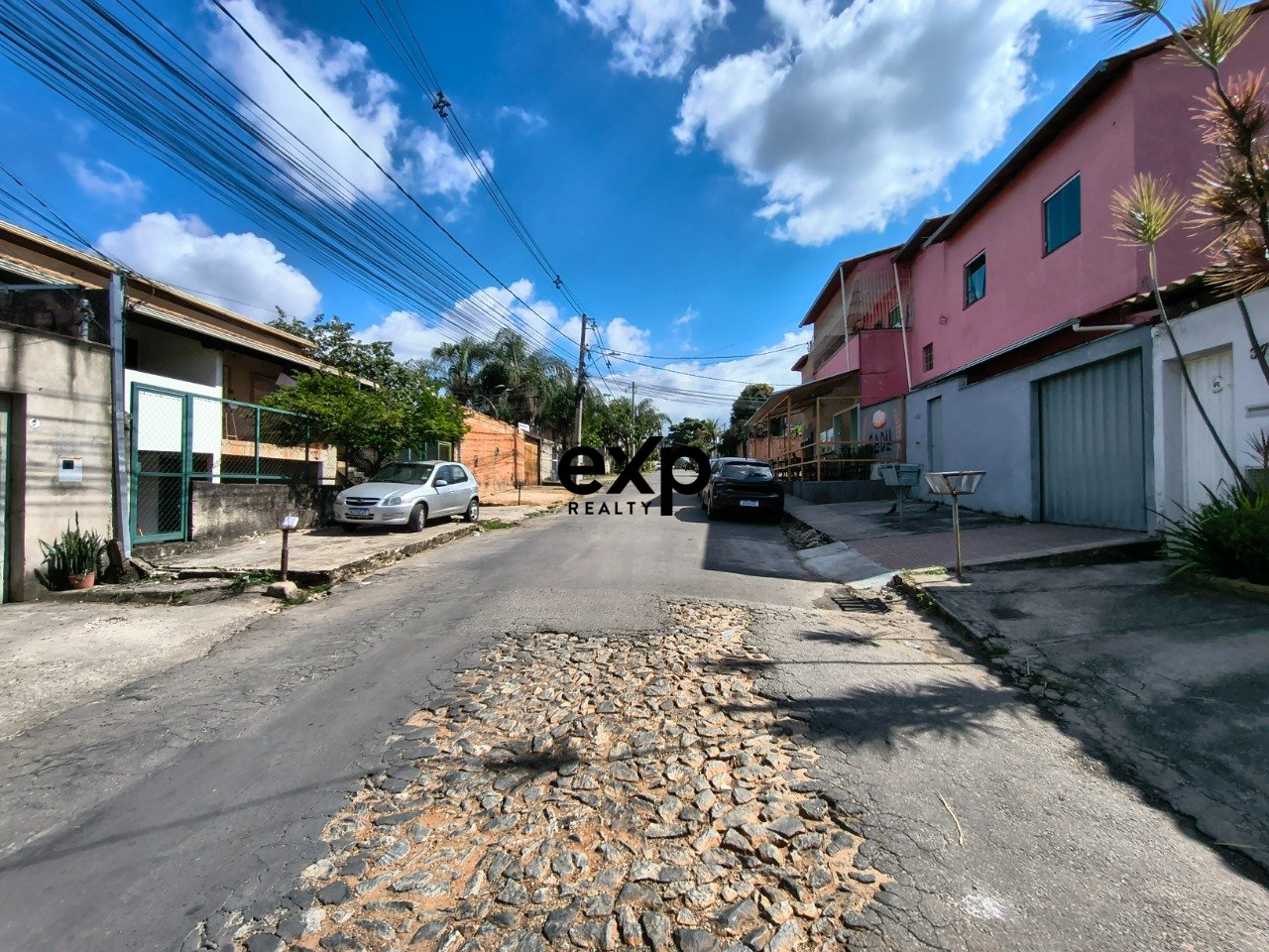 Casa 2 quartos, 2 suites, 2 vagas, no Xangri-lá