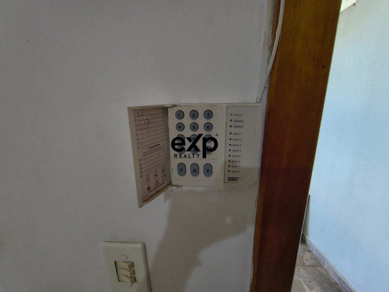 Casa 2 quartos, 2 suites, 2 vagas, no Xangri-lá