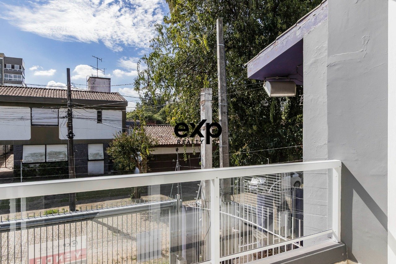 EXCELENTE RESIDÊNCIA toda reformada no bairro Jardim Lindóia