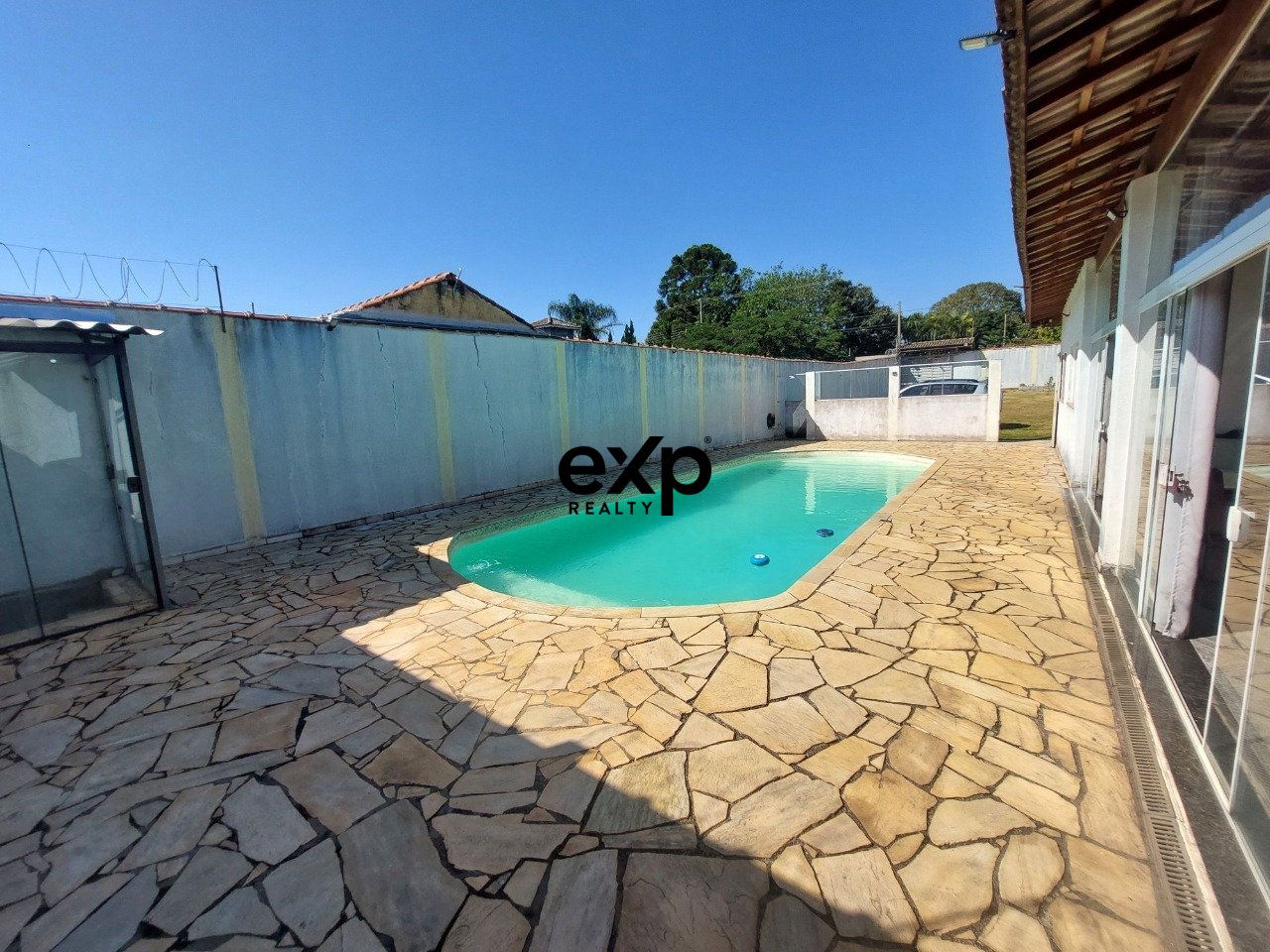 Casa térrea com 150 m² com piscina em região tranquila de Atibaia/SP