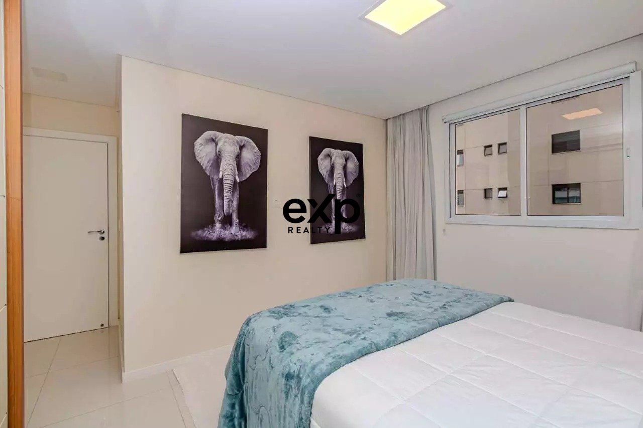 Apartamento com 2 dormitórios no Bairro Fazenda em Itajai, poucos metros da Beira Rio.