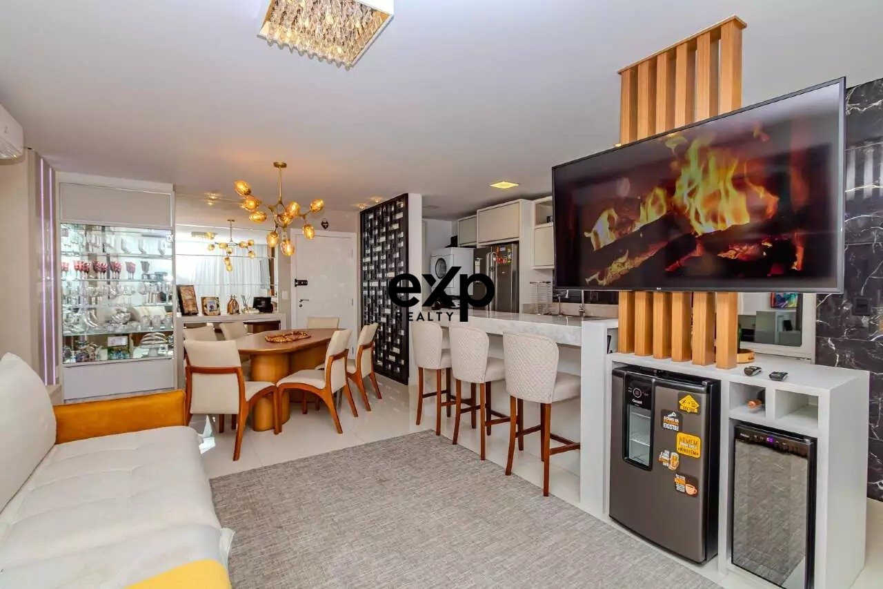 Apartamento com 2 dormitórios no Bairro Fazenda em Itajai, poucos metros da Beira Rio.