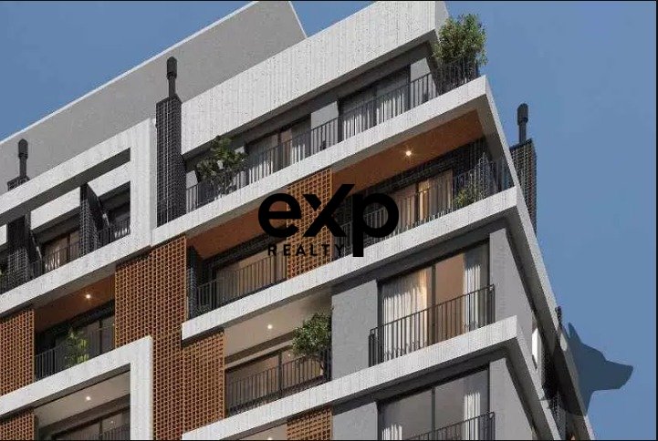 Apartamento Encantador no Coração do Ahú - Conforto e ElegânciaSe você busca o equilíbrio perfeito entre a tranquilidade de um bairro residencial e a