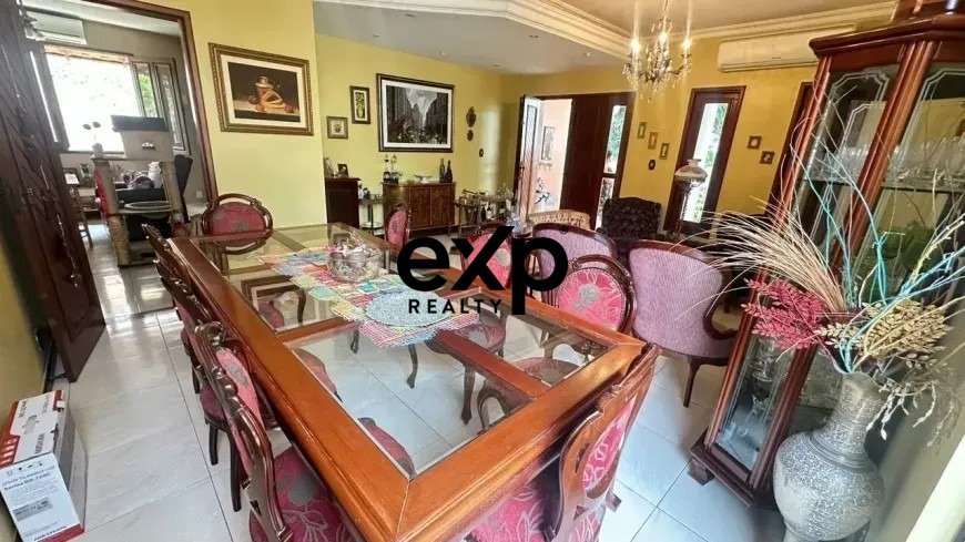Casa à venda em Vitória, Doutor Dório Silva 4 Mata da Praia Vitória 29066-100, 300 m²