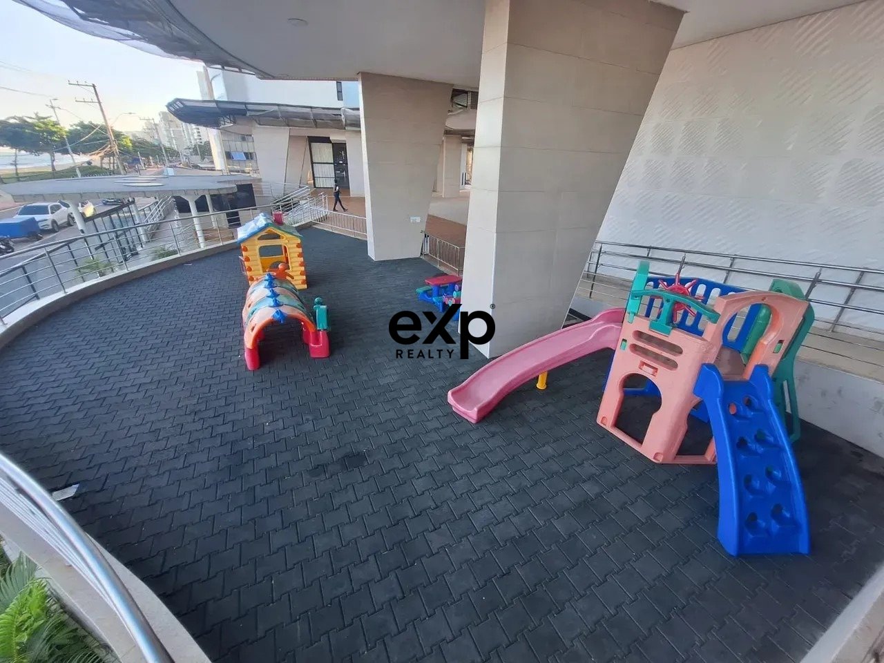 Property for sale with 220 square meters with 3 bedrooms in Itaparica Beach - Vila Velha - ES 3