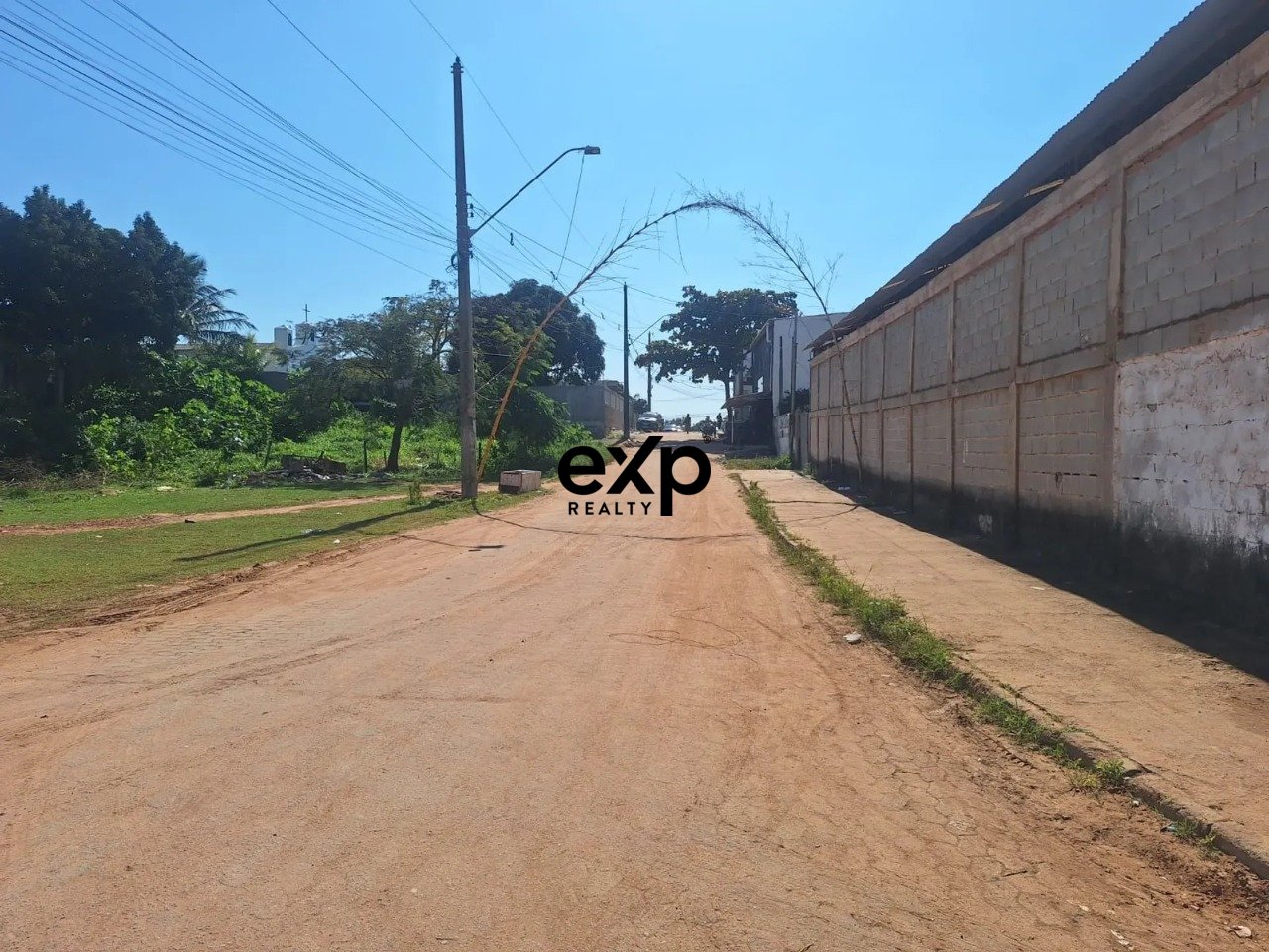 Imóvel para venda possui 351 metros quadrados em Village do Sol - Guarapari - ES