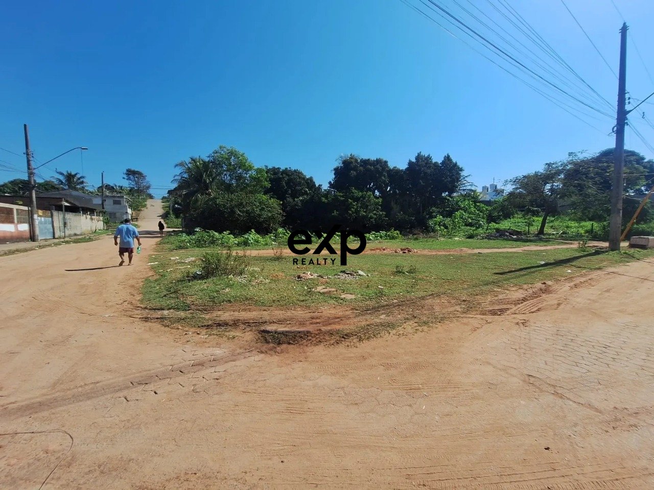 Imóvel para venda possui 351 metros quadrados em Village do Sol - Guarapari - ES