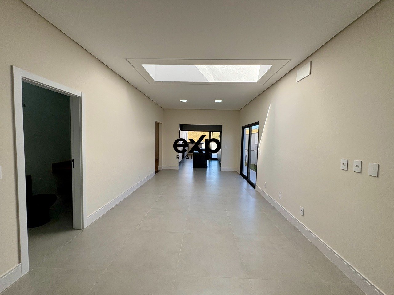 Casa em Condomínio à venda em Itatiba, Carmelo Scarparo 56 Residencial Fazenda Santa Rosa - Fase 1 Itatiba 13255-472, 390 m²