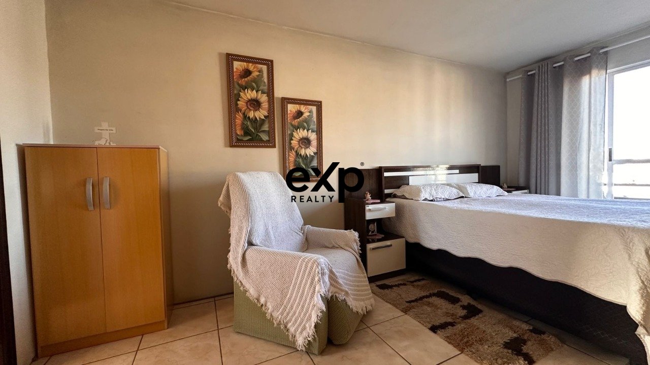 Sobrado à venda em Curitiba, Diniz Joaquim Geremias 72 Uberaba Curitiba 81570-470, 112 m²