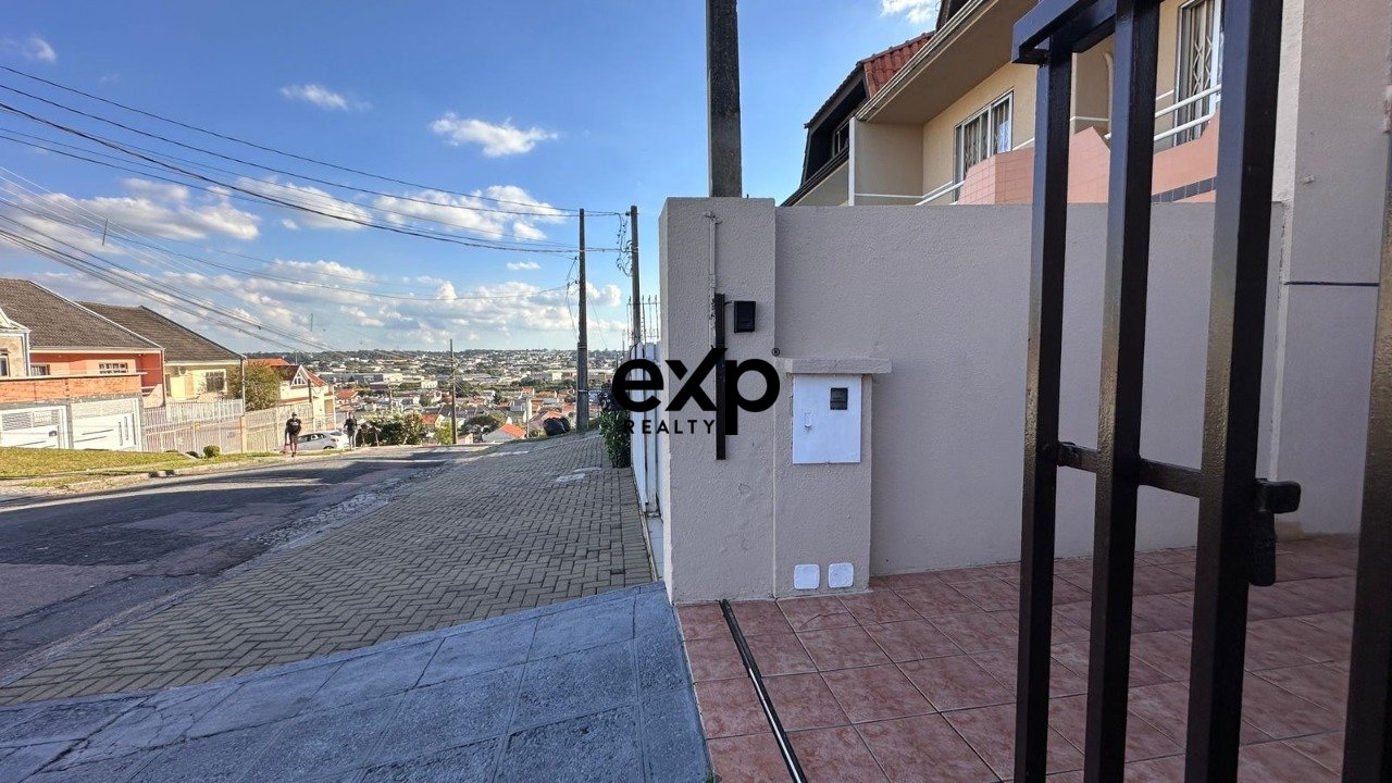 Sobrado à venda em Curitiba, Diniz Joaquim Geremias 72 Uberaba Curitiba 81570-470, 112 m²
