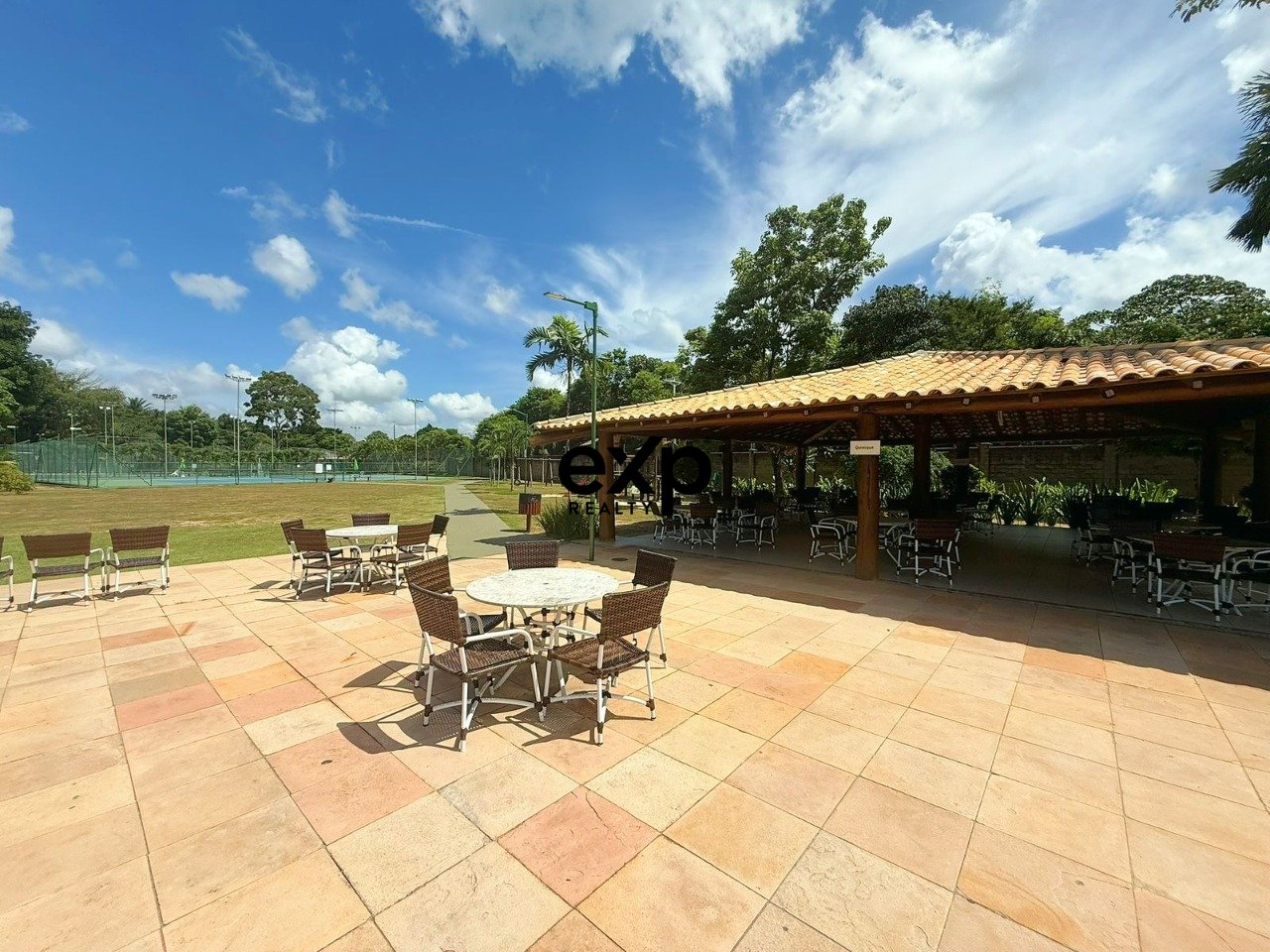Casa em Condomínio à venda em Camaçari, Alphaville 690 Alphaville (Abrantes) Camaçari 42821-901, 454 m²
