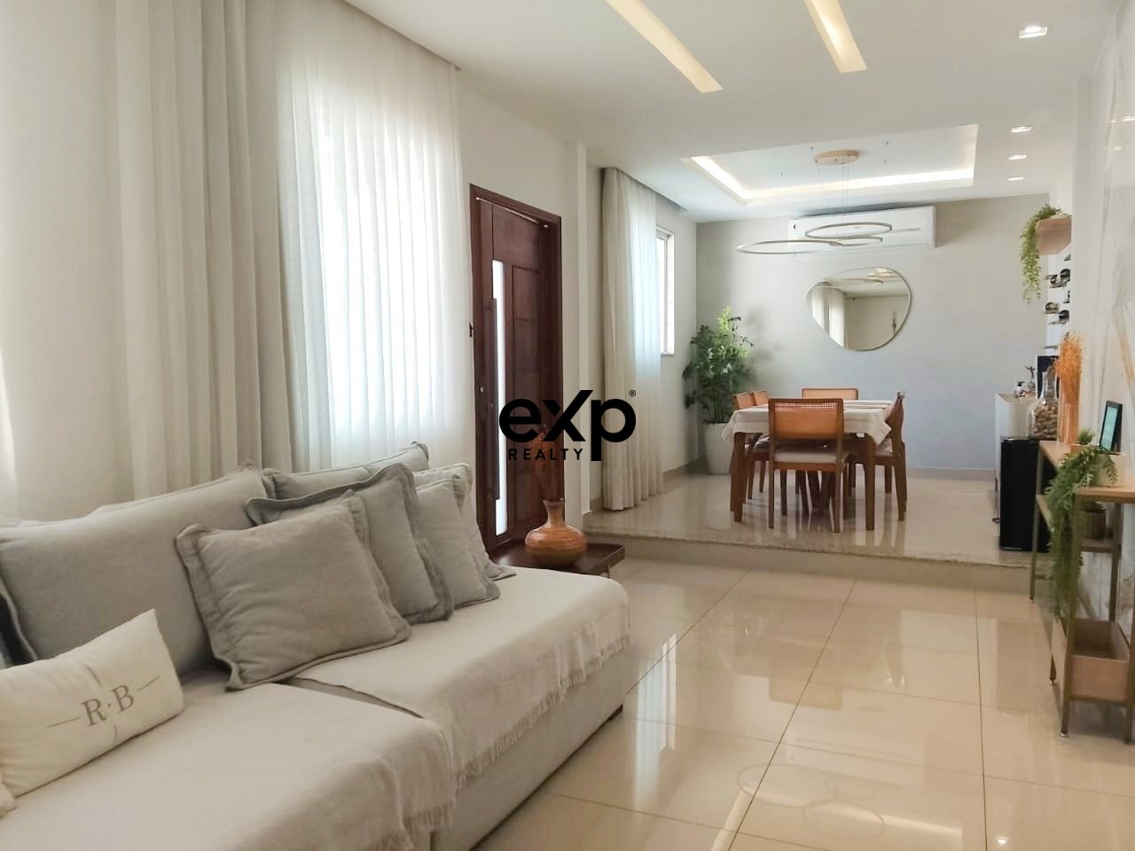 Casa á Venda com 150m² 3 Quartos - Taquara - Rio de Janeiro
