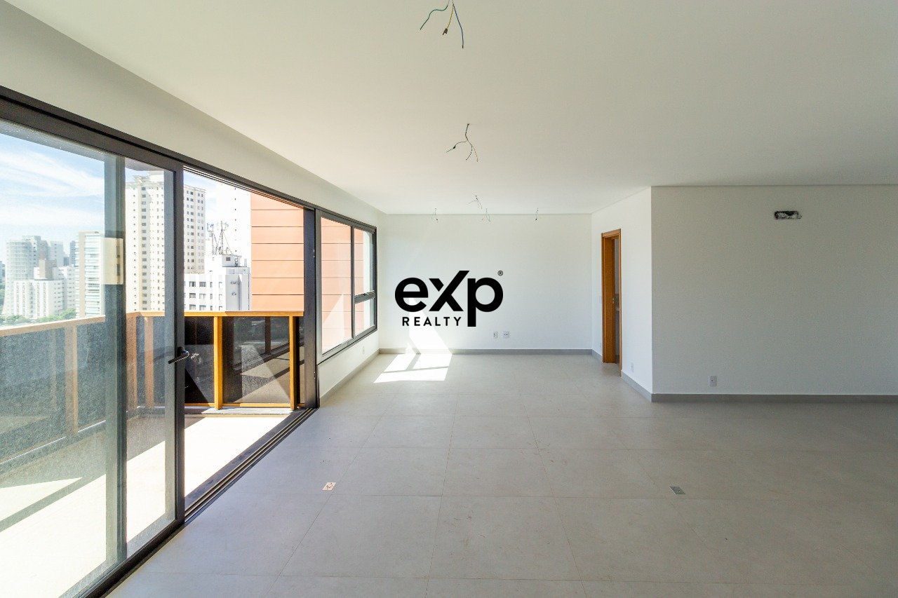 Apartamento à venda em Campinas, dos Bandeirantes 284 Cambuí Campinas 13024-010, 249 m²