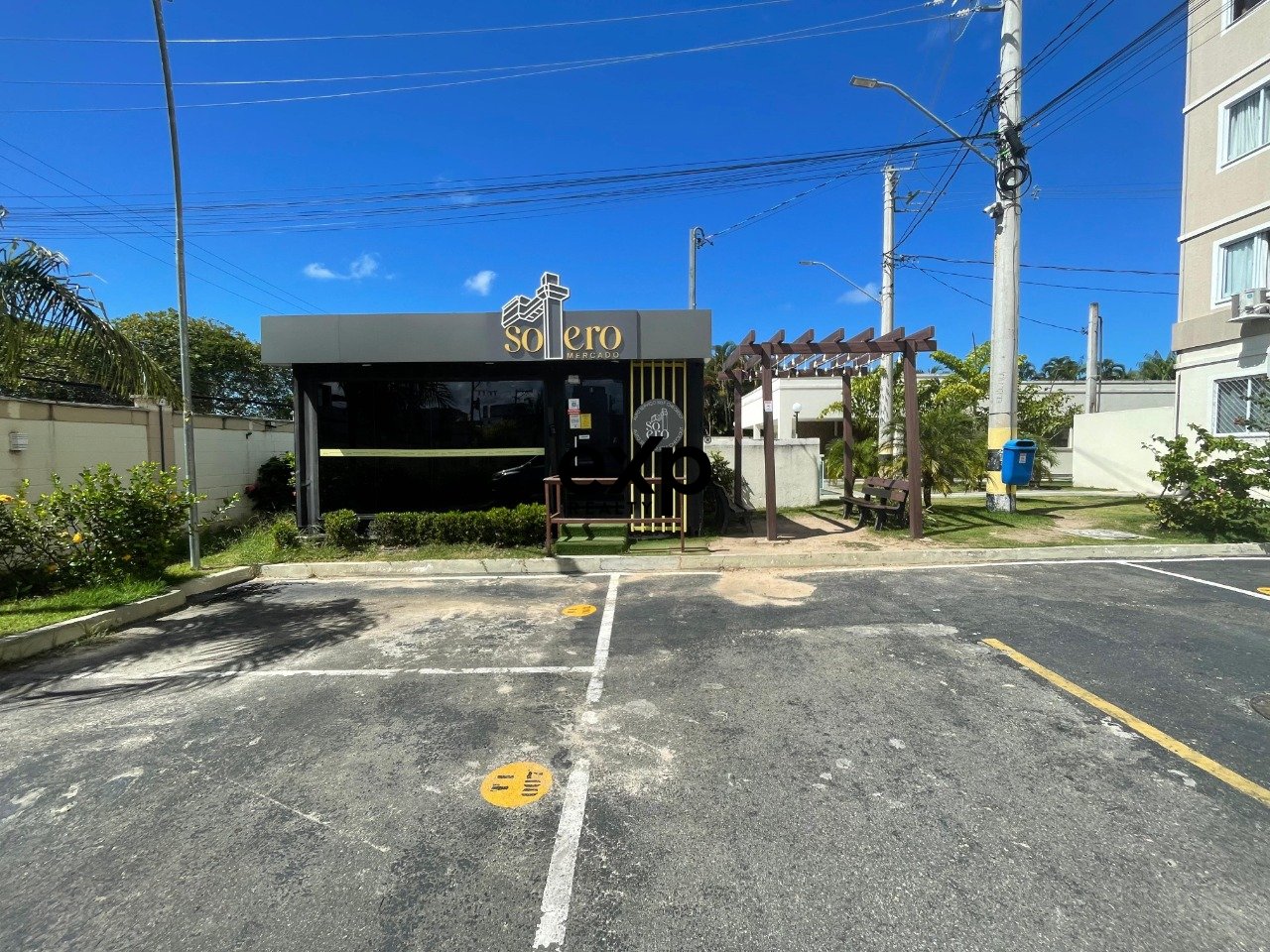 Apartamento à venda em Lauro de Freitas, Rua Ministro Antônio Carlos Magalhães 1318 Buraquinho Lauro de Freitas 42710-400, 12947 m²