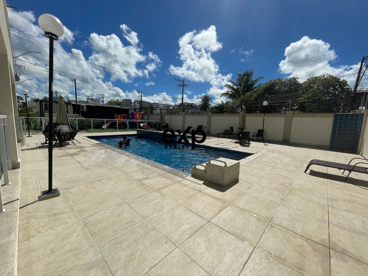 Apartamento à venda em Lauro de Freitas, Rua Ministro Antônio Carlos Magalhães 1318 Buraquinho Lauro de Freitas 42710-400, 12947 m²