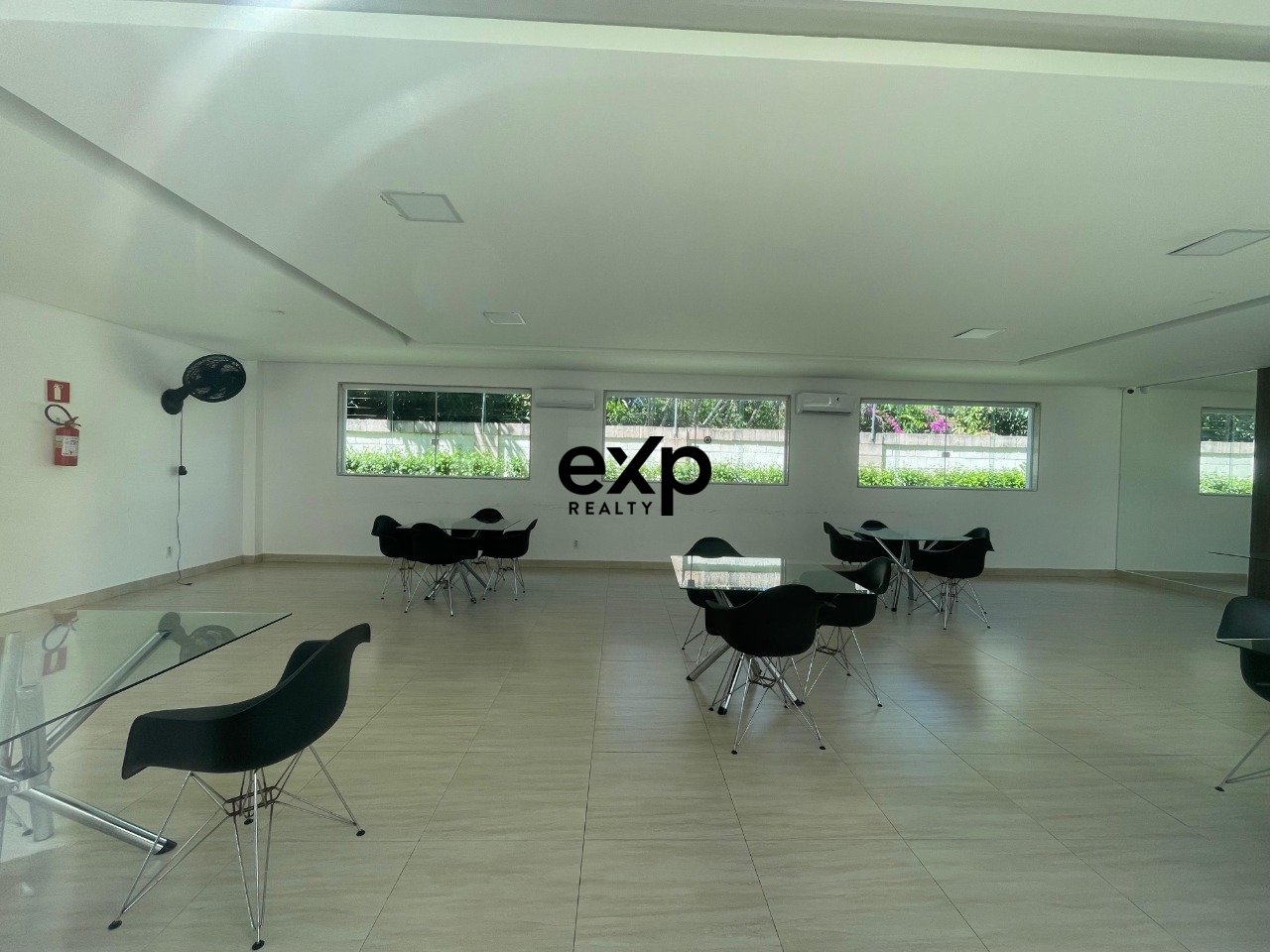 Apartamento à venda em Lauro de Freitas, Rua Ministro Antônio Carlos Magalhães 1318 Buraquinho Lauro de Freitas 42710-400, 12947 m²