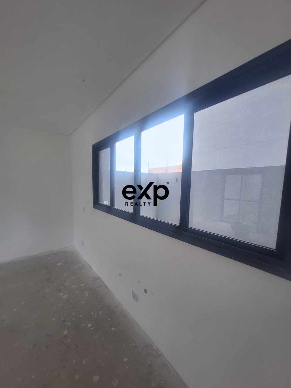 3-Bedroom Townhouses with One Suite in Condominium in Cajuru, Curitiba 3