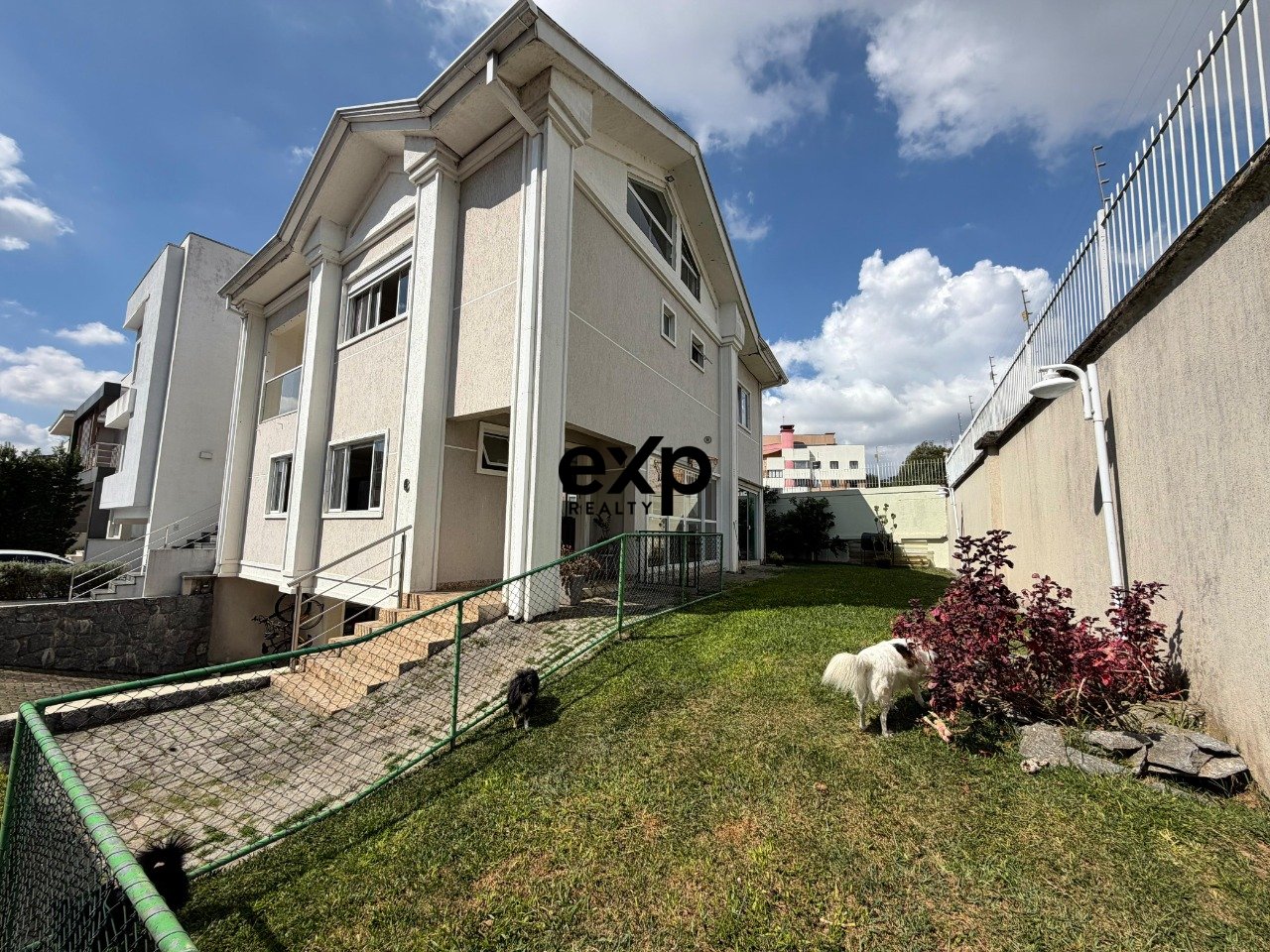 Triplex no Portão Curitiba em Condomínio Fechado com 280m², 3 Quartos, Suíte, Ático e 4 Vagas