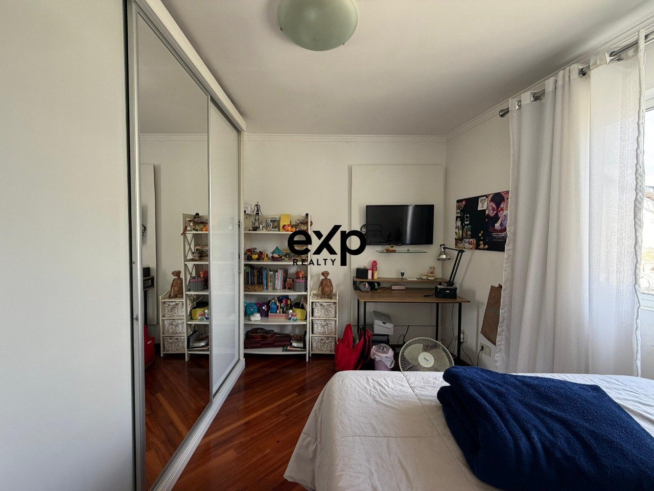 Triplex no Portão Curitiba em Condomínio Fechado com 280m², 3 Quartos, Suíte, Ático e 4 Vagas