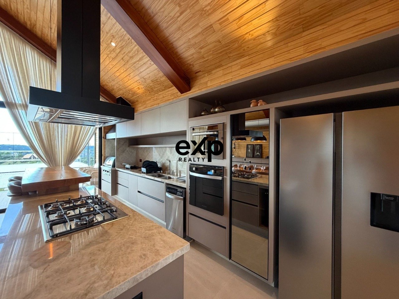 HIGH-STANDARD HOUSE CAMPOS DO JORDÃO IN GATED COMMUNITY 3