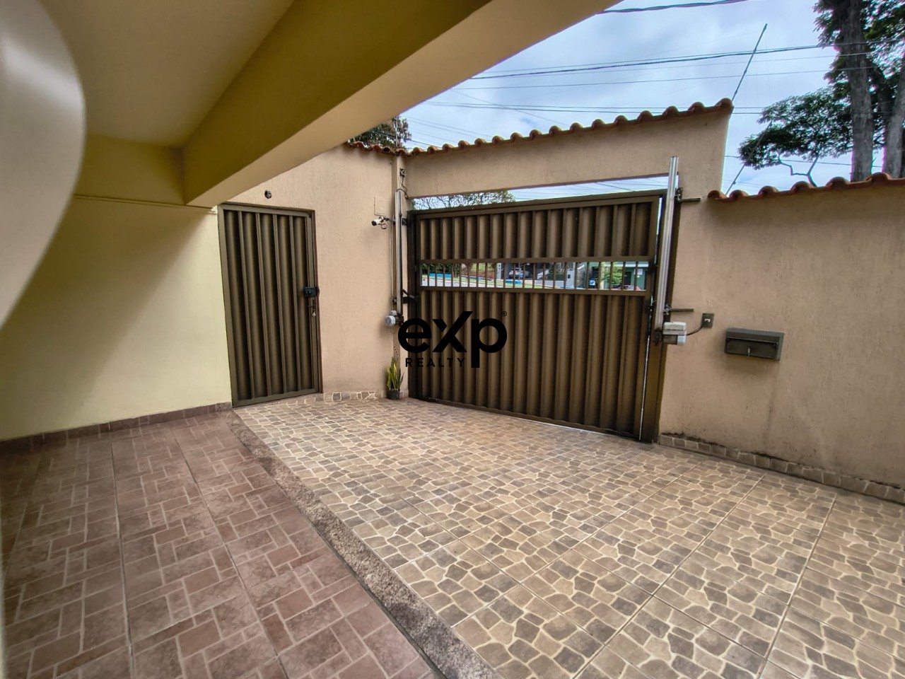 HOUSE WITH 6 BEDROOMS FOR SALE IN ALÍPIO DE MELO NEIGHBORHOOD 5