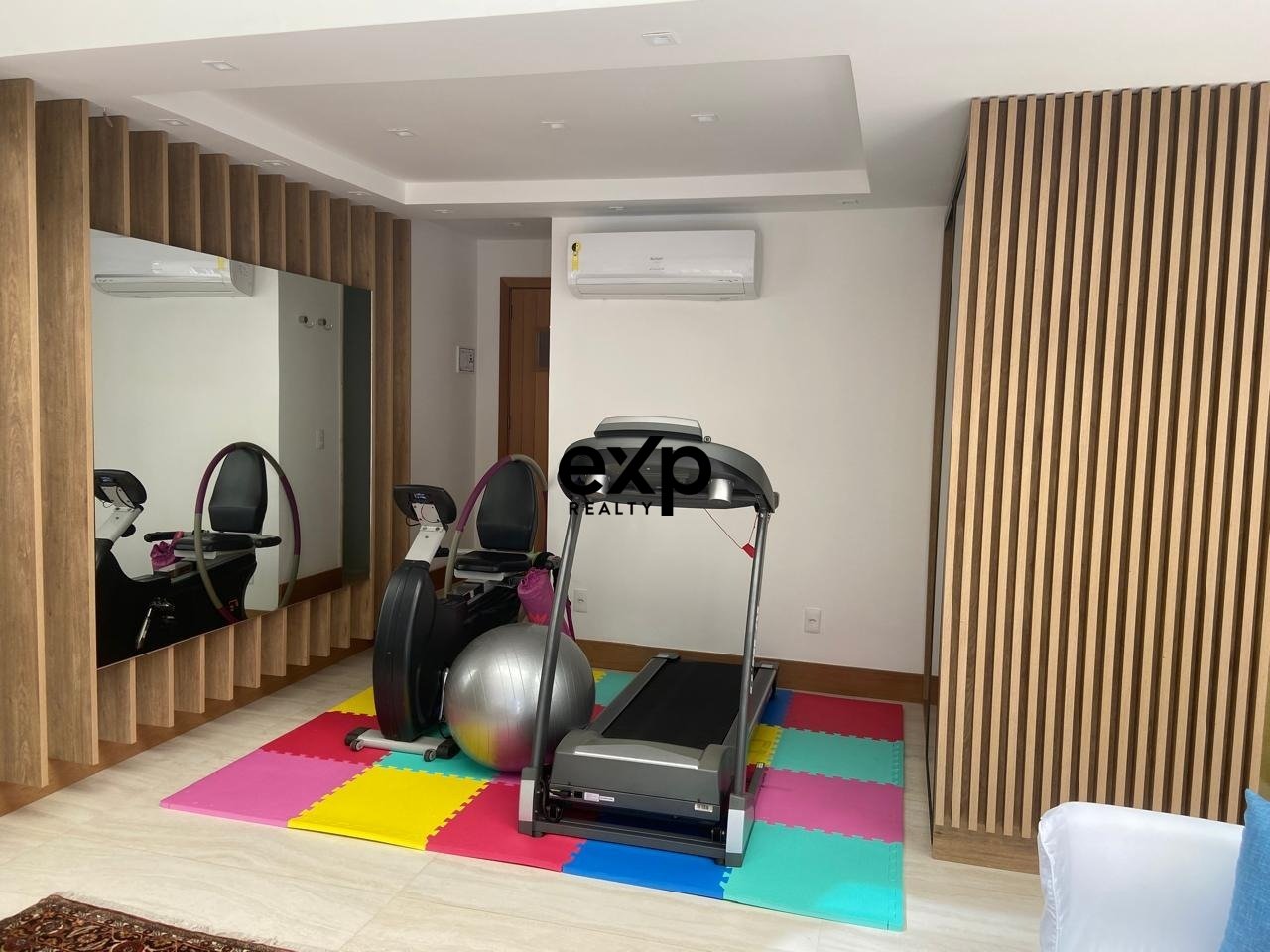 Casa em Condomínio à venda em Petrópolis, Rua Visconde do Uruguai 270 Valparaiso Petrópolis 25655-111, 360 m²