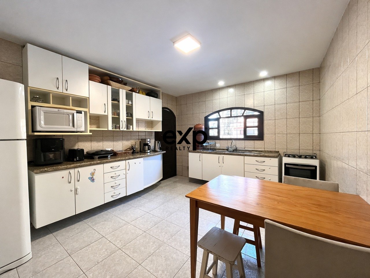 Ground Floor Urban Farm House with Pool and Complete Gourmet Space. São José dos Pinhais 3