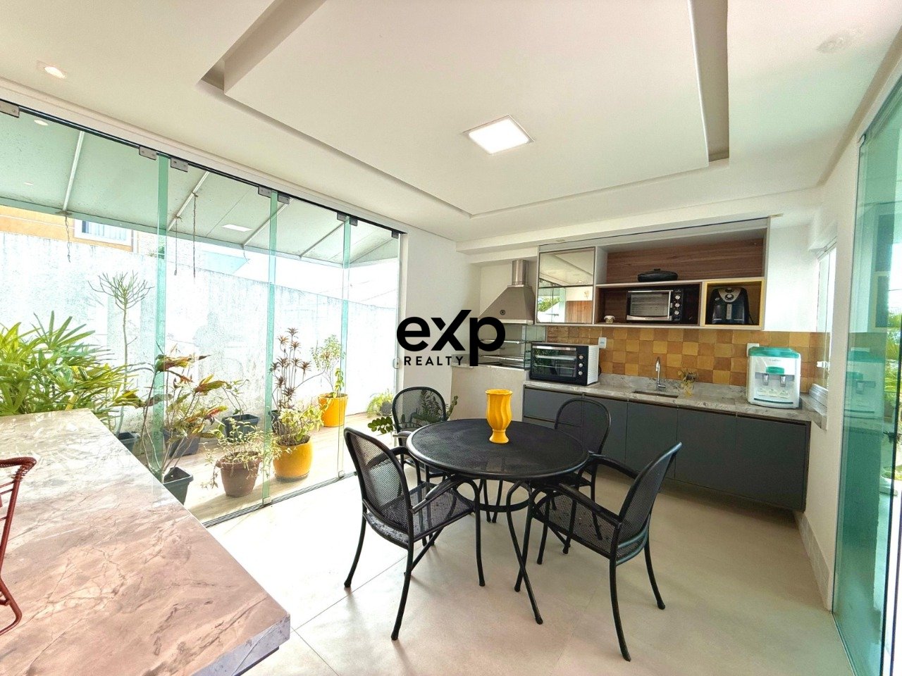 Casa em Condomínio à venda em Bahia, Estrada do Coco 11 11 Abrantes Bahia 42827-450, 451 m²