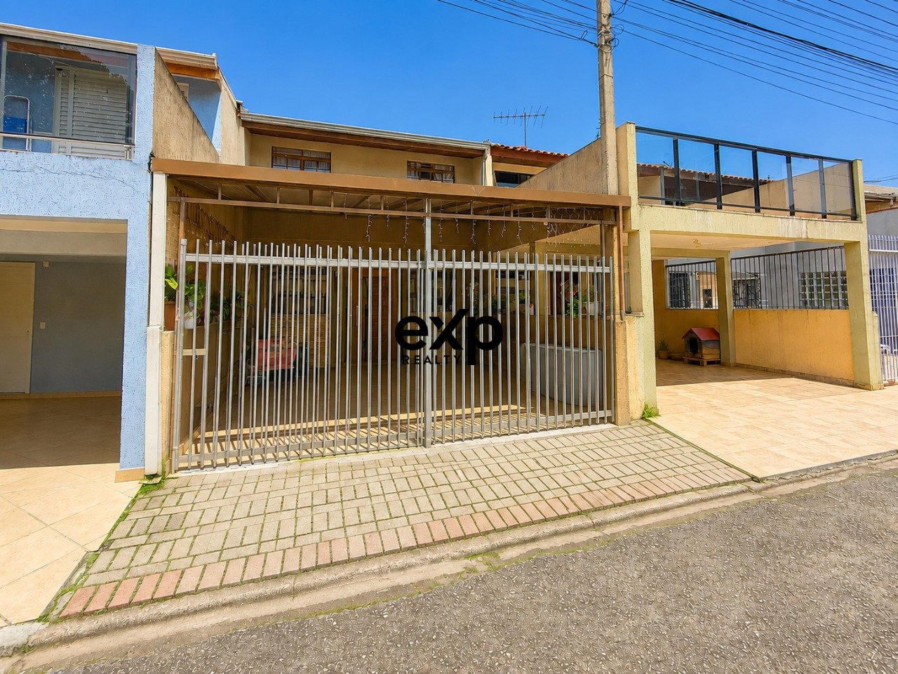 Sobrado em Condomínio à Venda no Xaxim - 3 Quartos, 2 Vagas, 100 m² | Curitiba/PR