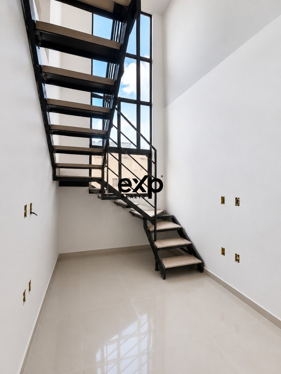 VENDA | COBERTURA DUPLEX NO BESSA | 92m² | 2 QUARTOS | 1 SUÍTE | ELEVADOR | 400 METROS DO MAR