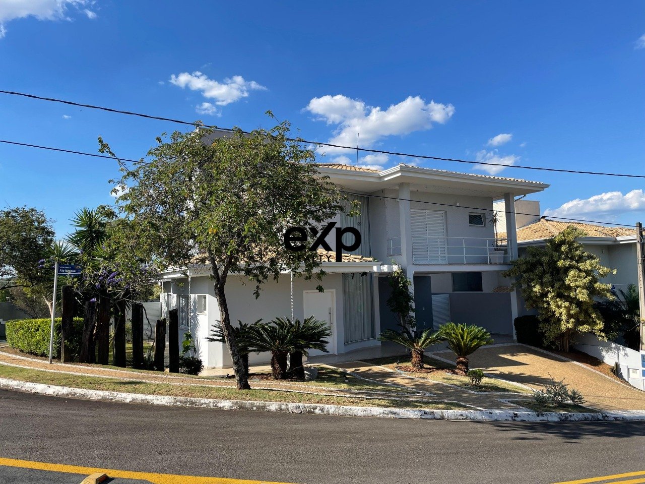 Casa em Condomínio à venda em Valinhos - SP, Carlos Penteado Stevenson 700 Jardim Recanto Valinhos - SP 13271-510, 392 m²