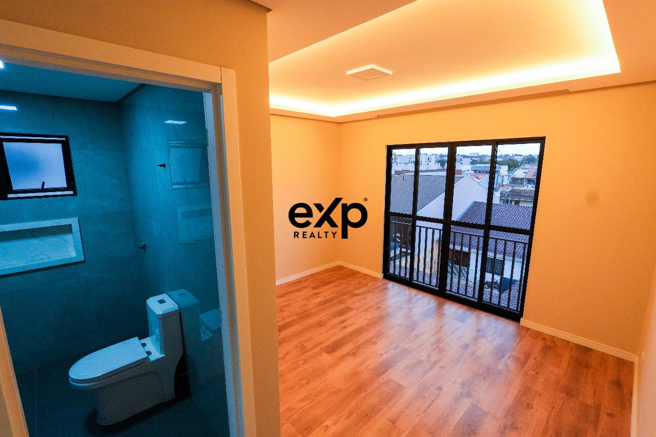 Triplex à venda em São José dos Pinhais, Celestina Escolaro Foggiatto 652 Cruzeiro São José dos Pinhais 83010-370, 200 m²