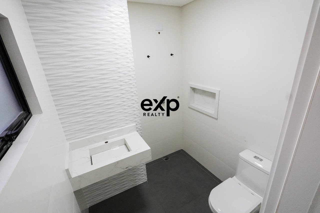 Triplex à venda em São José dos Pinhais, Celestina Escolaro Foggiatto 652 Cruzeiro São José dos Pinhais 83010-370, 200 m²