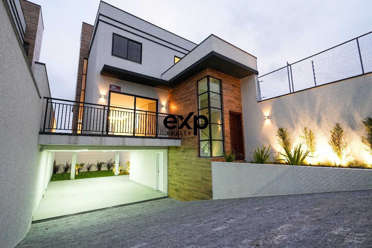 Triplex à venda em São José dos Pinhais, Celestina Escolaro Foggiatto 652 Cruzeiro São José dos Pinhais 83010-370, 200 m²