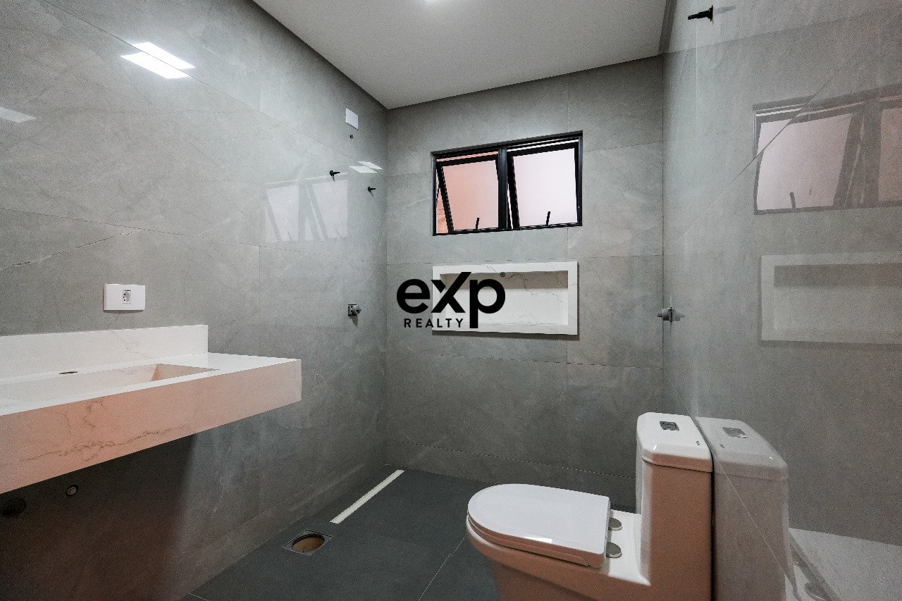 Triplex à venda em São José dos Pinhais, Celestina Escolaro Foggiatto 652 Cruzeiro São José dos Pinhais 83010-370, 200 m²