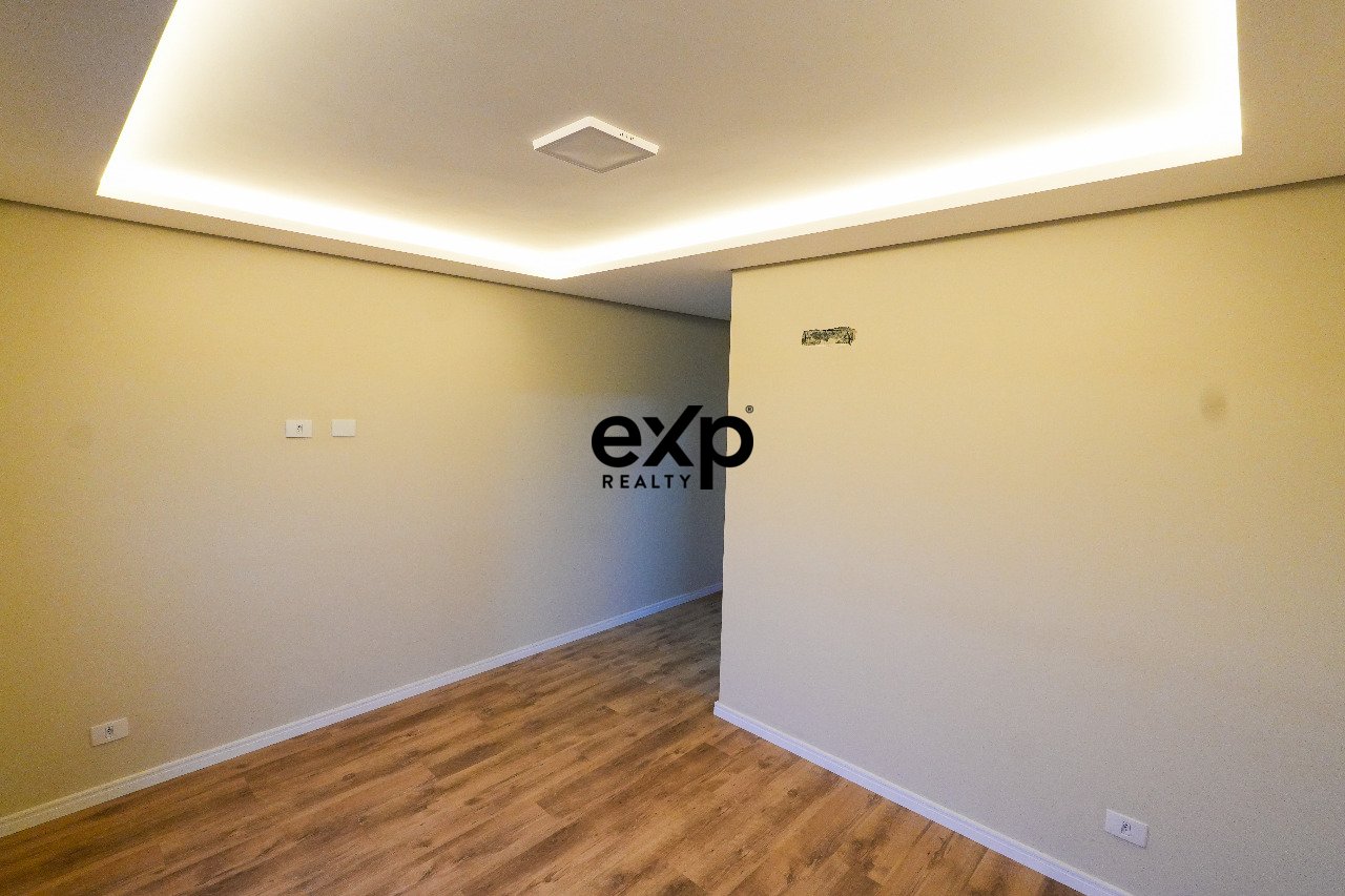 Triplex à venda em São José dos Pinhais, Celestina Escolaro Foggiatto 652 Cruzeiro São José dos Pinhais 83010-370, 200 m²