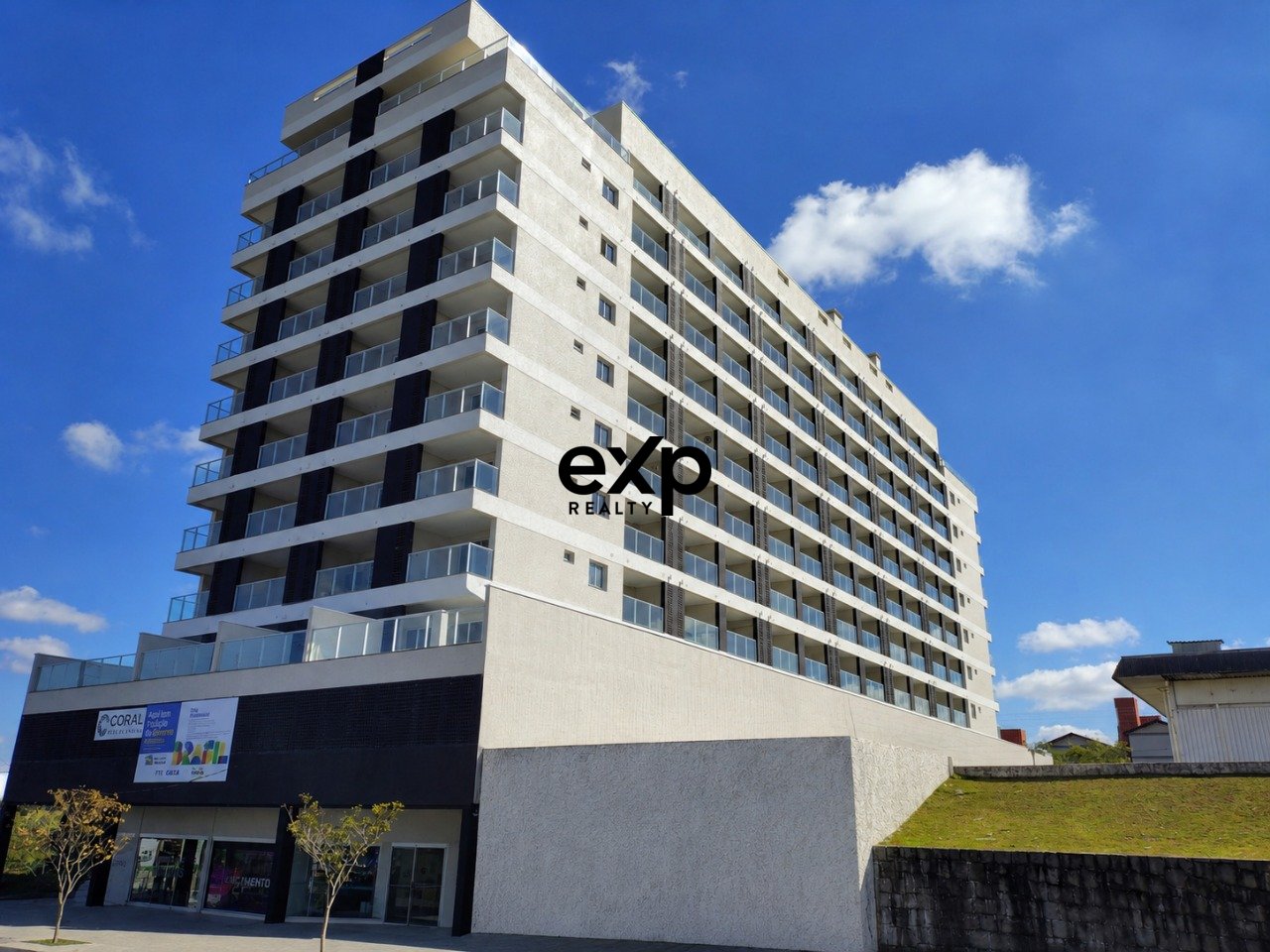 Studios com 30m² e sacada à venda em Curitiba