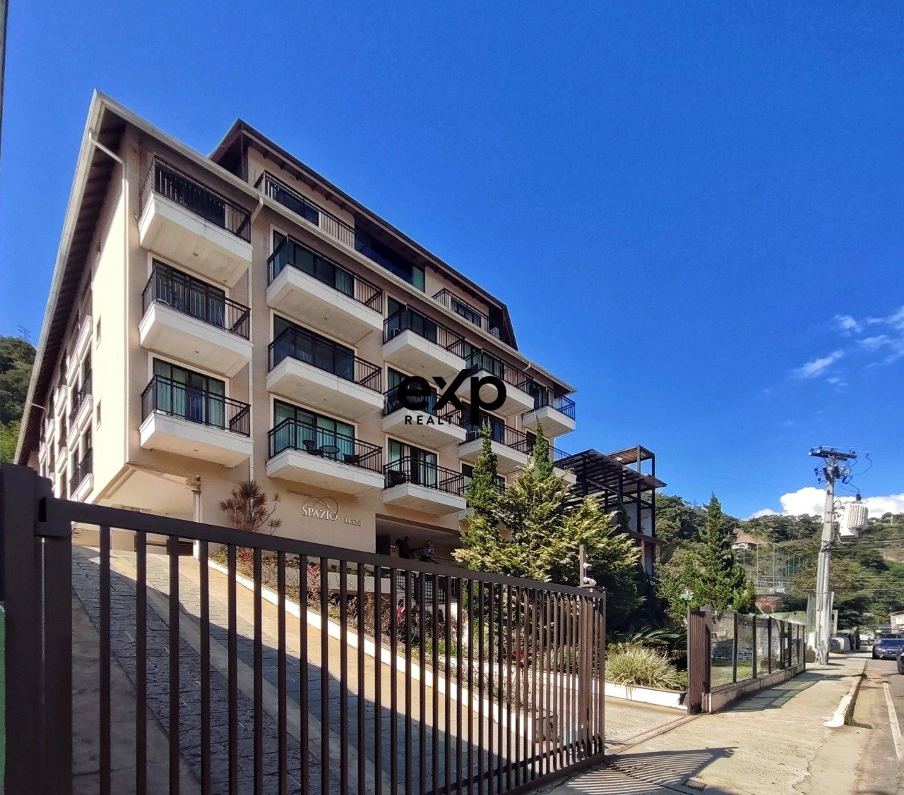Apartamento Duplex à Venda no Condomínio Spazio, 74 m² por R$ 430.000,00 - Itaipava, Petrópolis/RJ