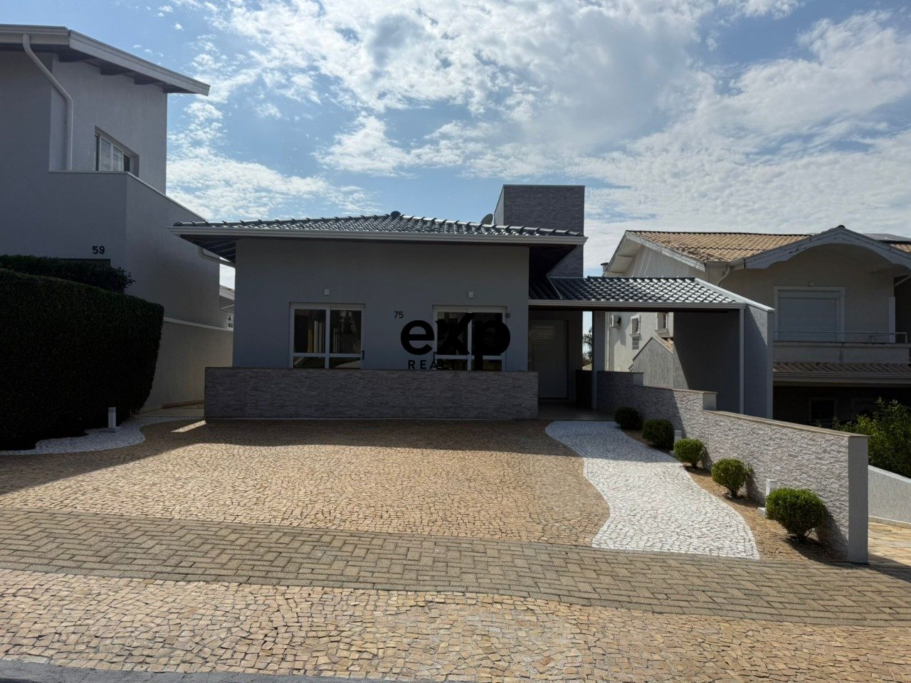 CASA EM CONDOMÍNIO DE ALTO PADRÃO EM VALINHOS