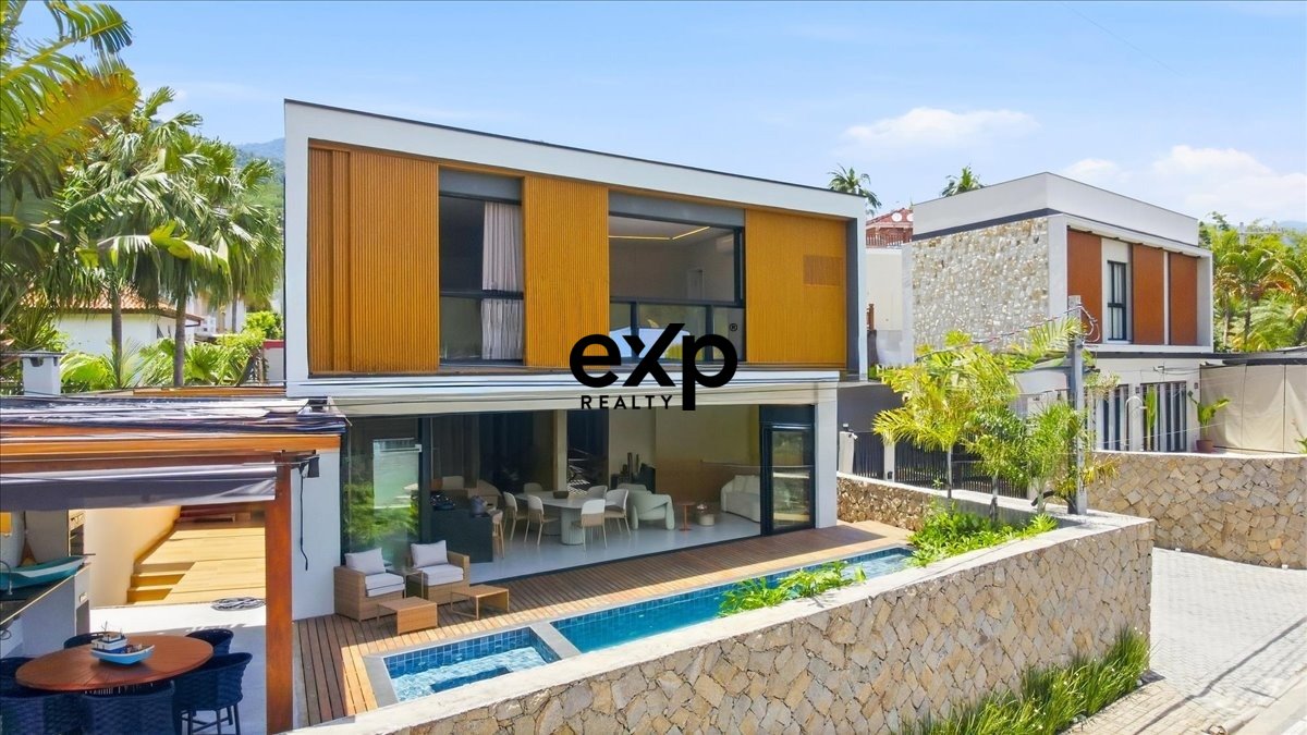Casa com 4 suítes em Ilhabela