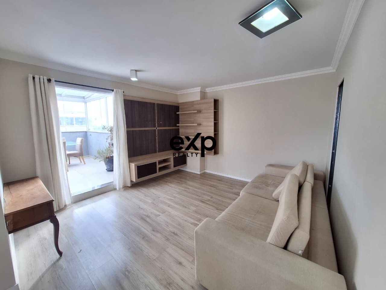 ? Cobertura Duplex Semimobiliada com Área Gourmet Suprema no Xaxim - Curitiba