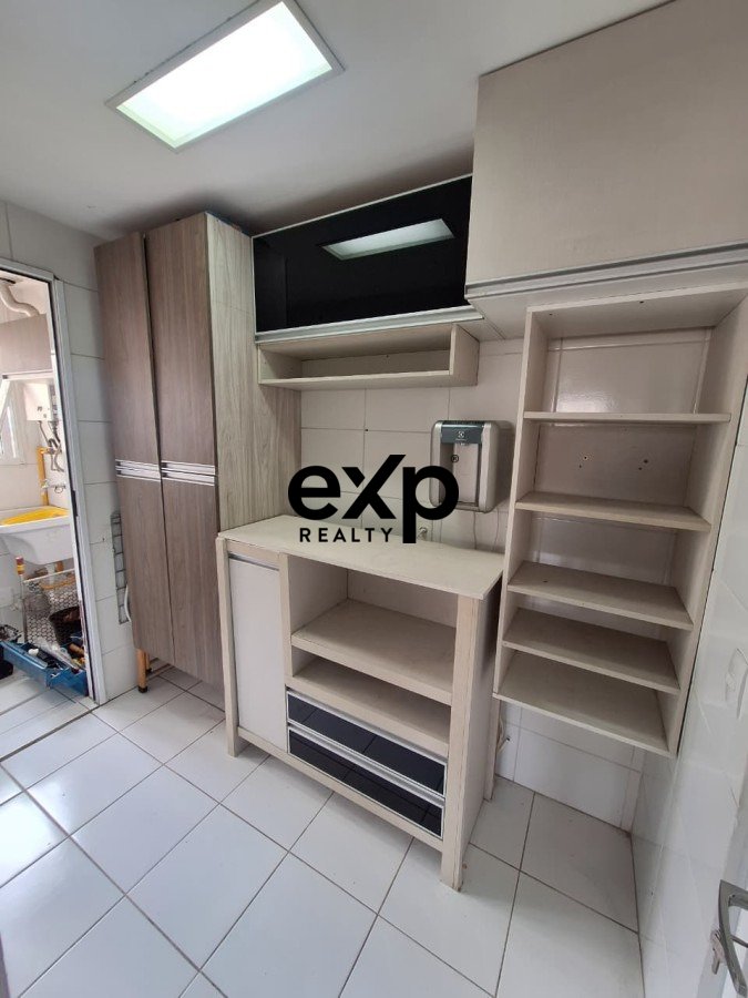 ? Cobertura Duplex Semimobiliada com Área Gourmet Suprema no Xaxim - Curitiba
