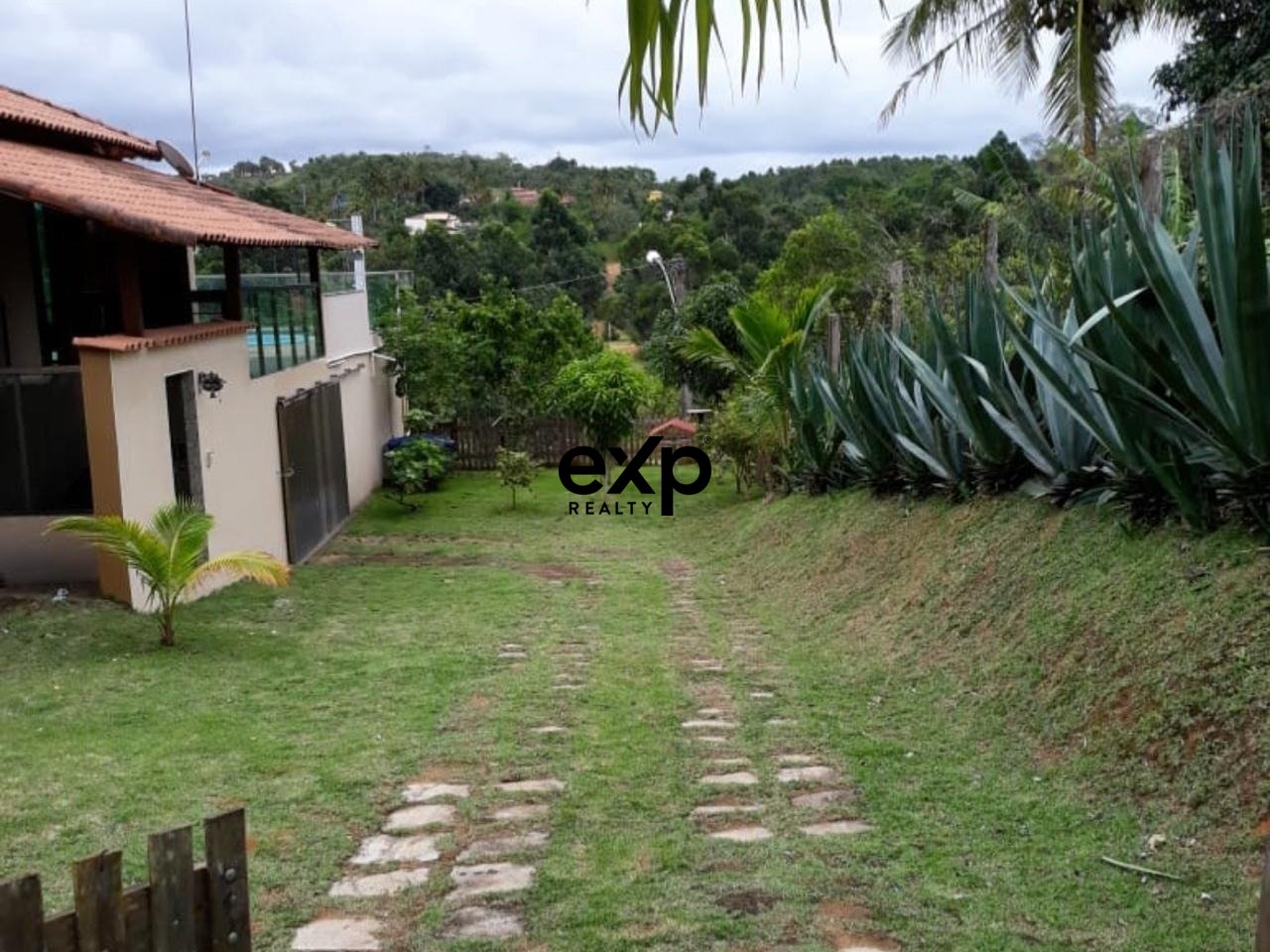 Casa c/ Piscina em Guarapari | 4 Quartos | Pomar Privativo | Condomínio Fechado | Village do Sol