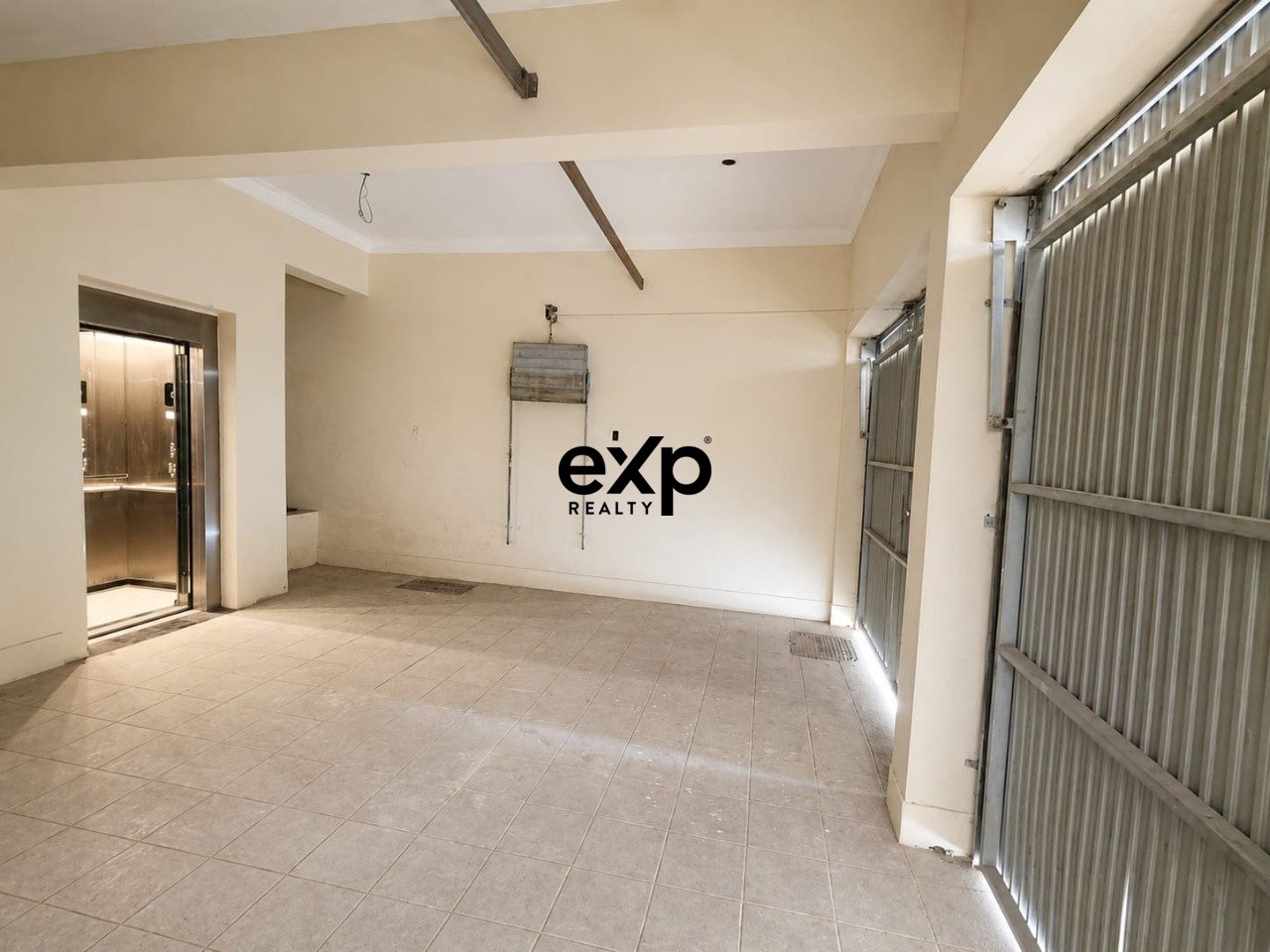 Casa à venda em Rio de Janeiro, Monsenhor Battistoni 249 Tijuca Rio de Janeiro 20521-270, 320 m²