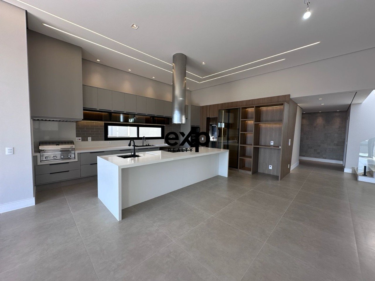 House for sale in Alphaville D Pedro 2
