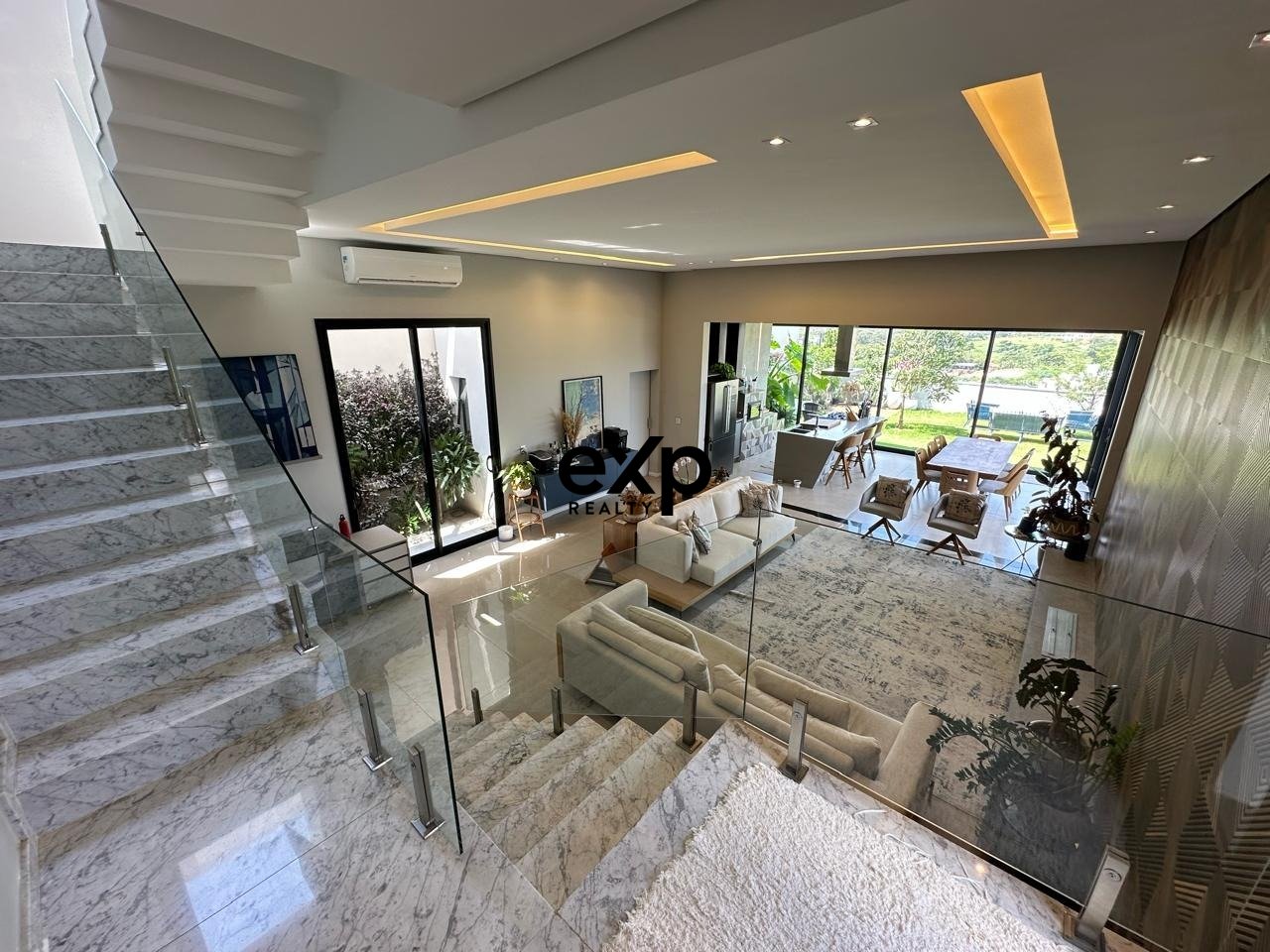 Casa em Condomínio à venda em Valinhos - SP, Rua Três 030 Residencial Vivenda das Pitangueiras Valinhos - SP 13272-543, 300 m²