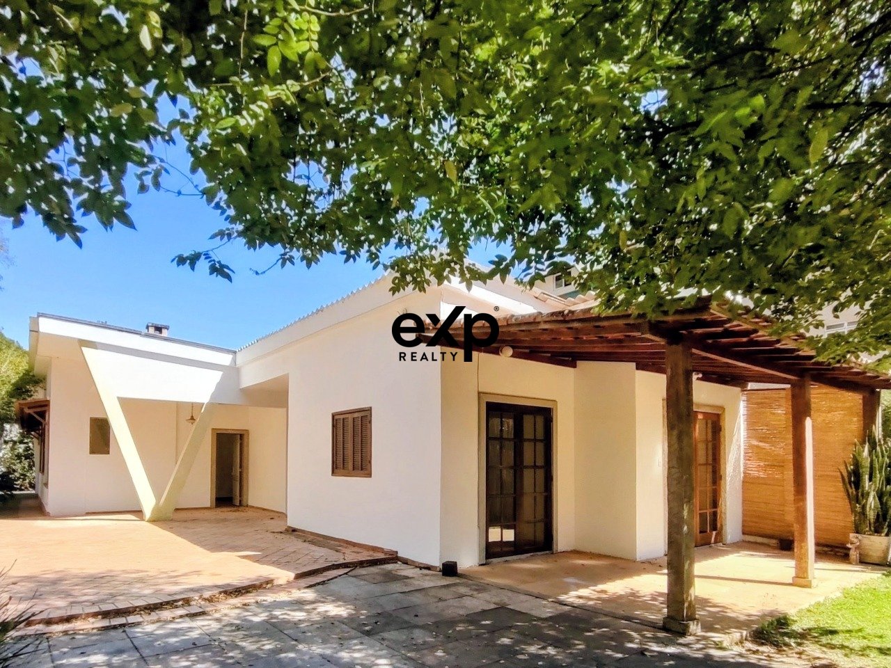 Casa à Venda em Itaipava, 250 m² por R$ 1.300.000,00 - Petrópolis, RJ