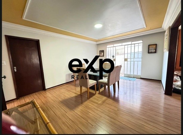 Casa à venda em Curitiba, Valentina Bailo Geronazzo 65 Boa Vista Curitiba 82560-380, 551 m²