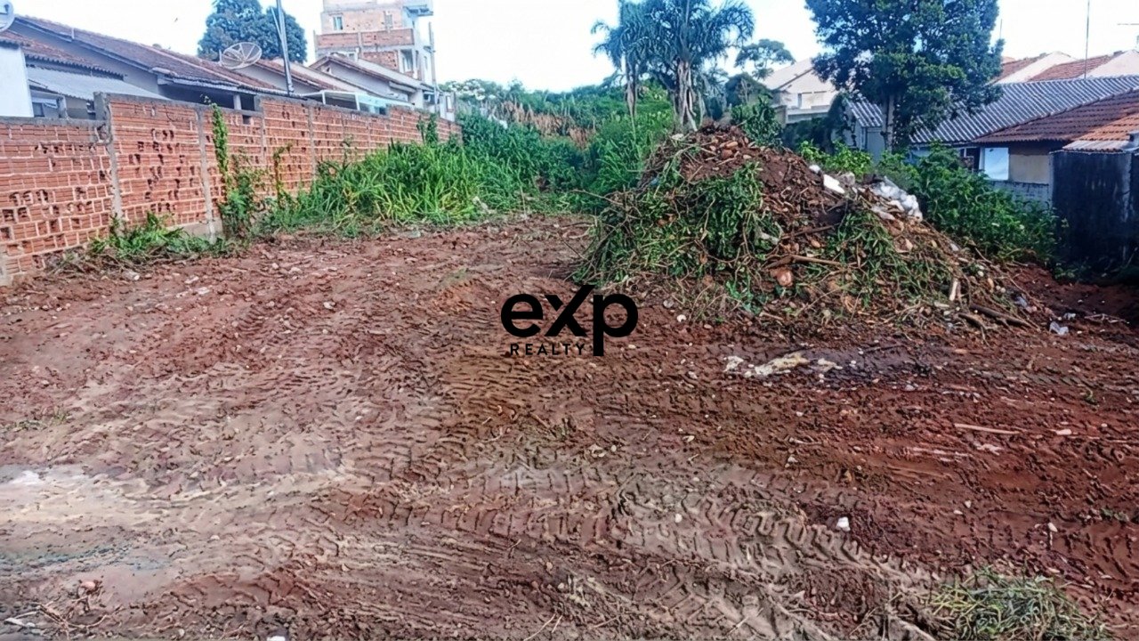 Terreno à venda em Campo Largo, José Bianco Malinovski  Jardim das Palmas Campo Largo 83602-045, 1094 m²
